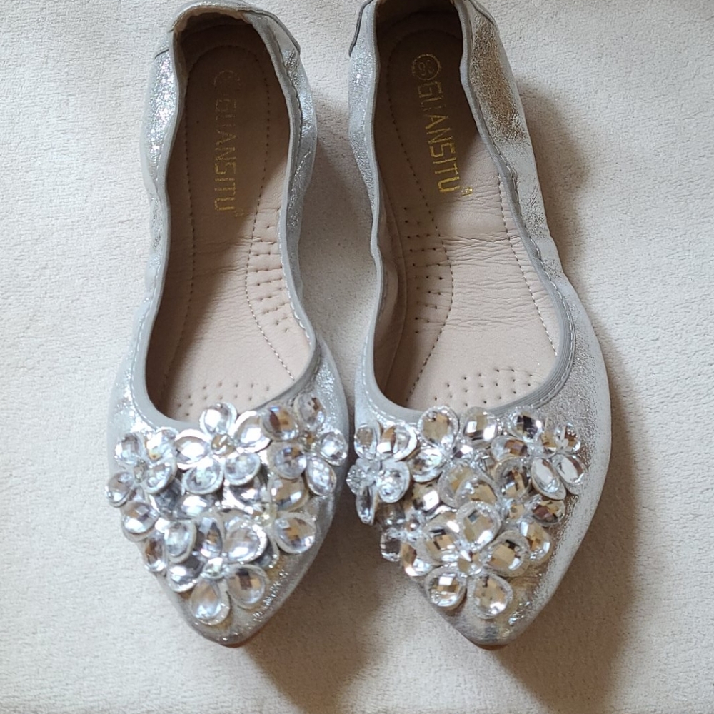 Sparking bling ballet slippers in Silver metalic.